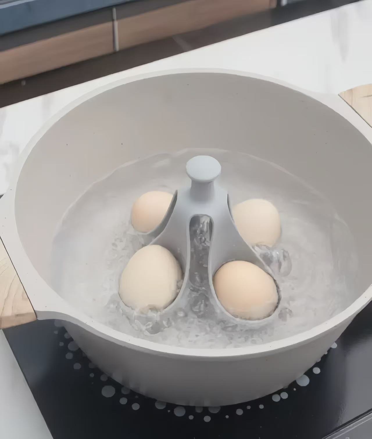 Egg Poacher – 4-Egg Cooker with Poaching Brackets for Soft & Hard Boiled Eggs
