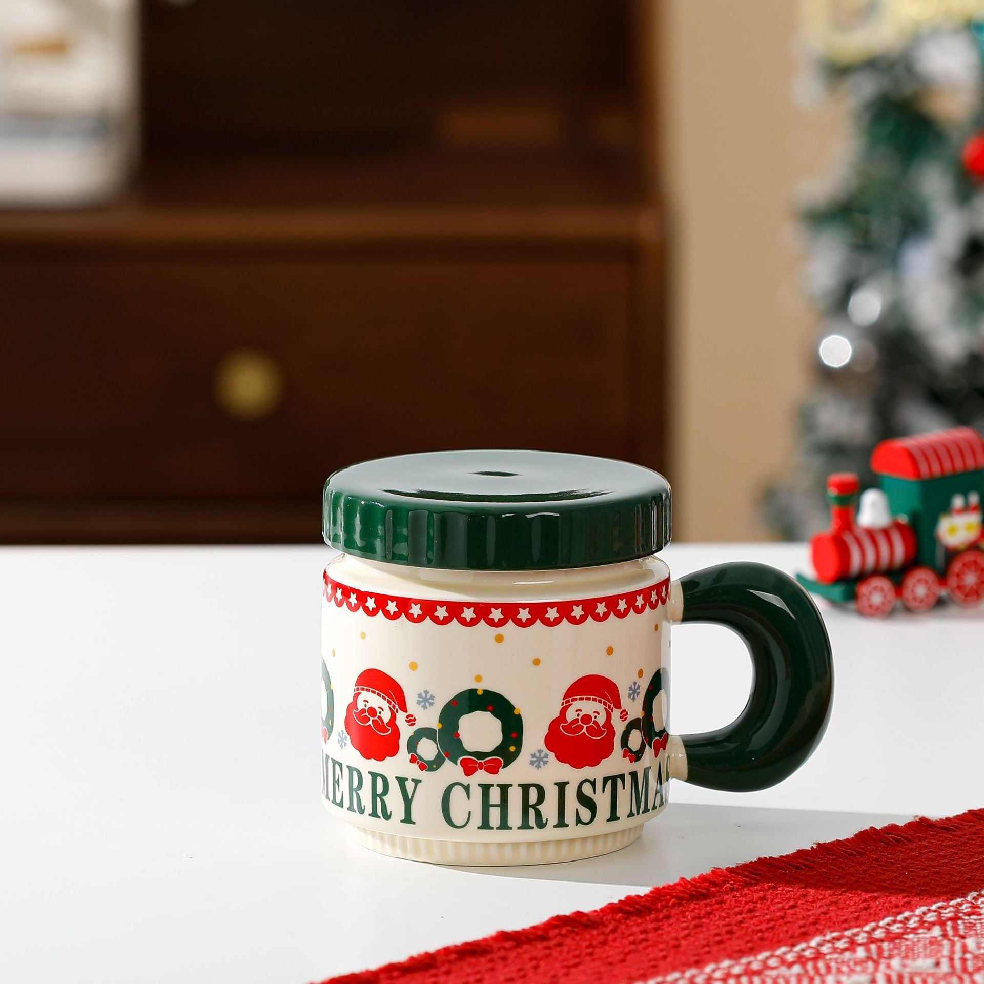 Christmas Ceramic Mug with Lid, Festive Design